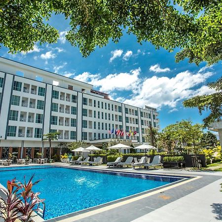 Moon Julie Hotel Sihanoukville Dış mekan fotoğraf