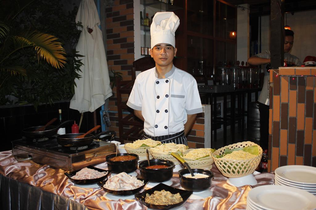 Moon Julie Hotel Sihanoukville Dış mekan fotoğraf