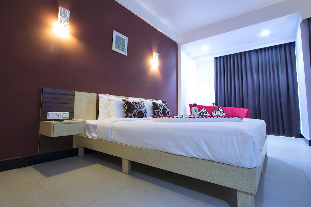 Moon Julie Hotel Sihanoukville Dış mekan fotoğraf