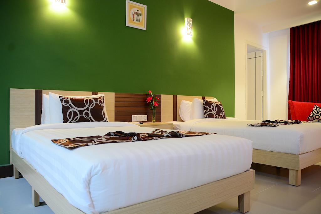 Moon Julie Hotel Sihanoukville Dış mekan fotoğraf