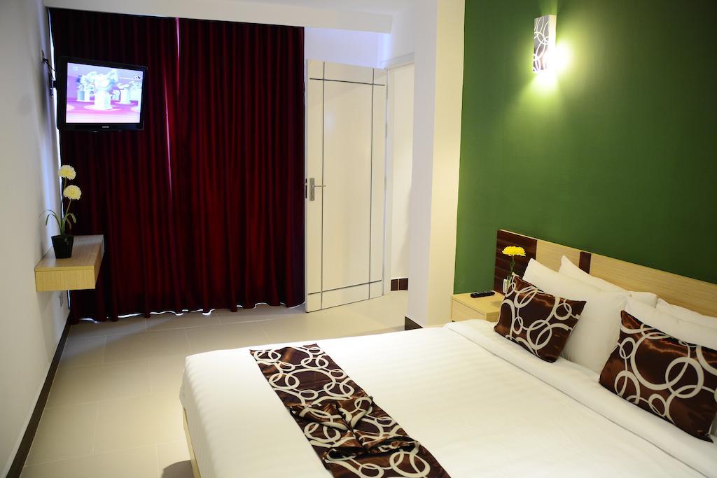Moon Julie Hotel Sihanoukville Dış mekan fotoğraf