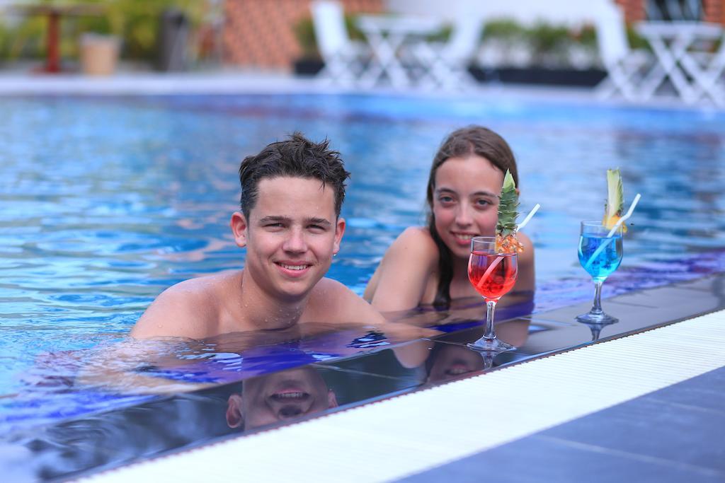 Moon Julie Hotel Sihanoukville Dış mekan fotoğraf