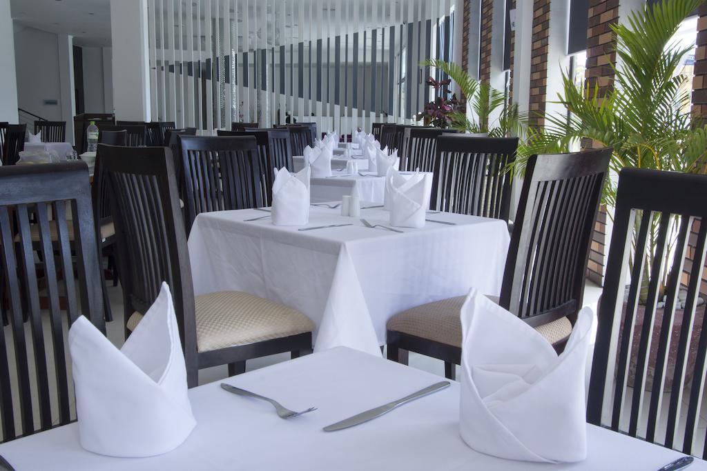Moon Julie Hotel Sihanoukville Dış mekan fotoğraf