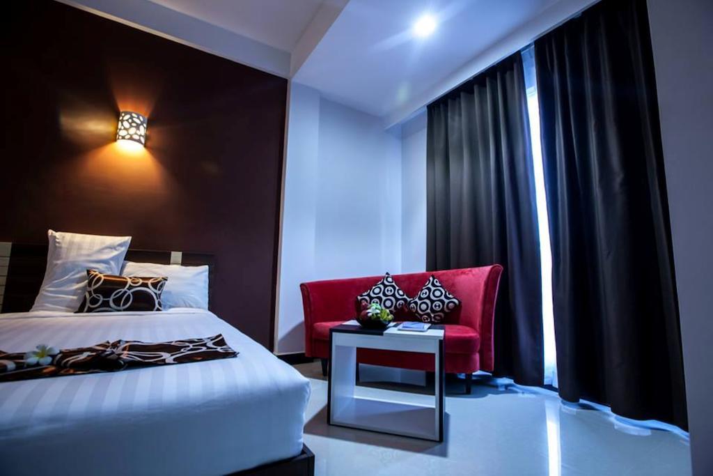 Moon Julie Hotel Sihanoukville Dış mekan fotoğraf